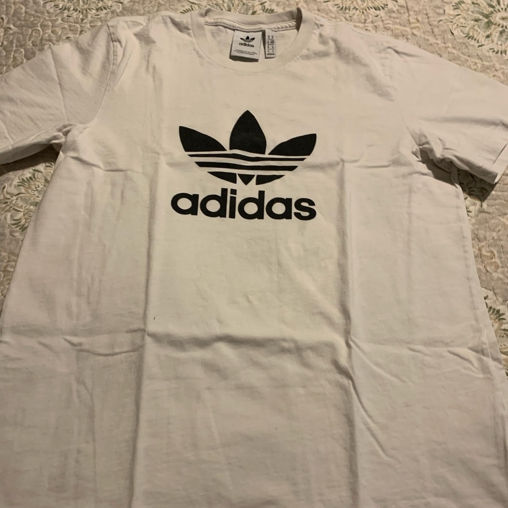Adidas mens T-Shirt size medium
